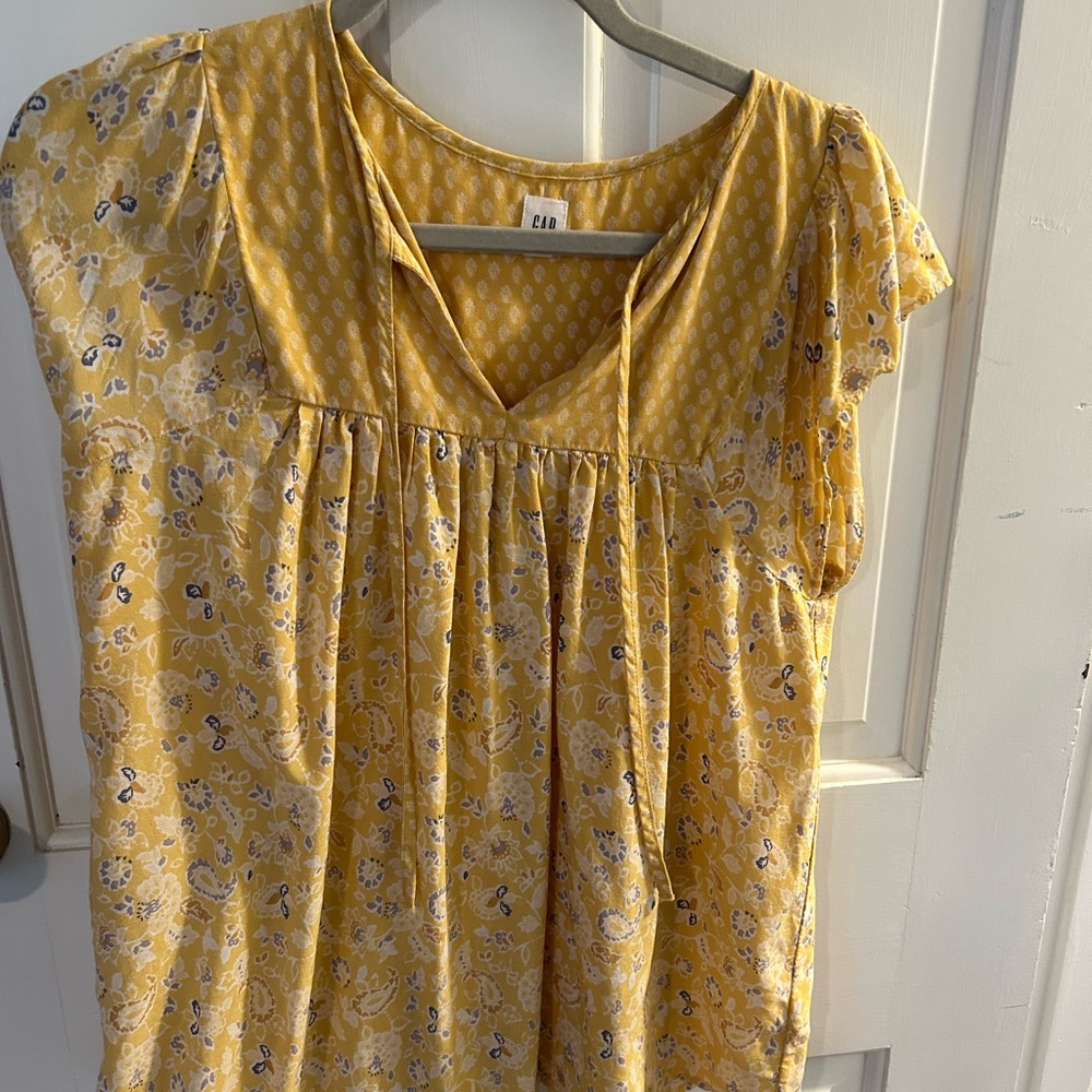 GAP Yellow Gold Flutter Sleeve Blouse